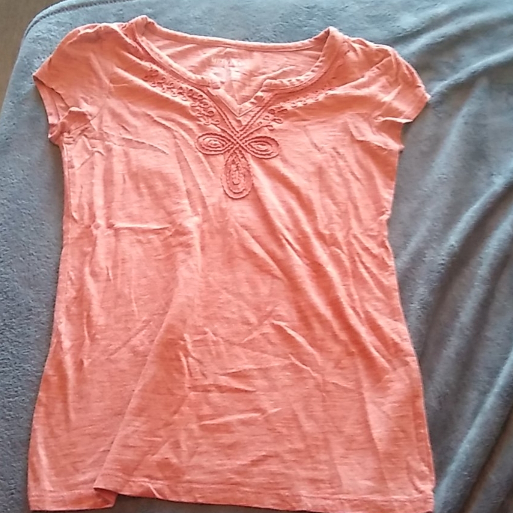 Pretty small pink shirt!